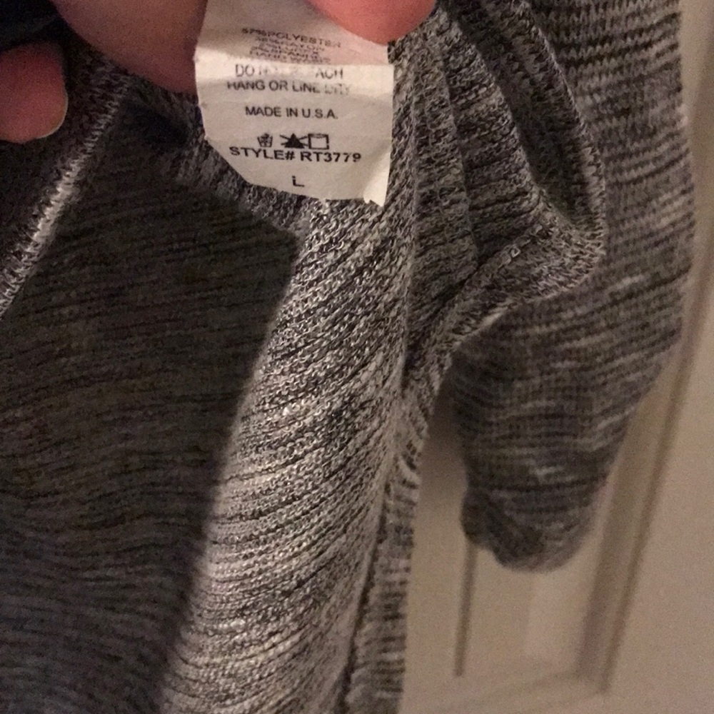 3/4 sleeve split back top - Picture 4 of 5